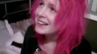 Kinky brunette zwerv ...